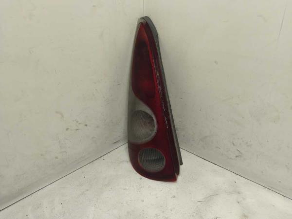 FEU ARRIERE GAUCHE TOYOTA - Vue 1